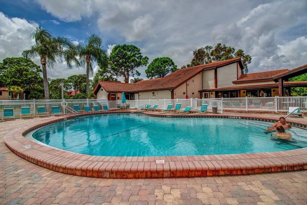 Minutes To Anna Maria Island Apartment Брадентън Екстериор снимка
